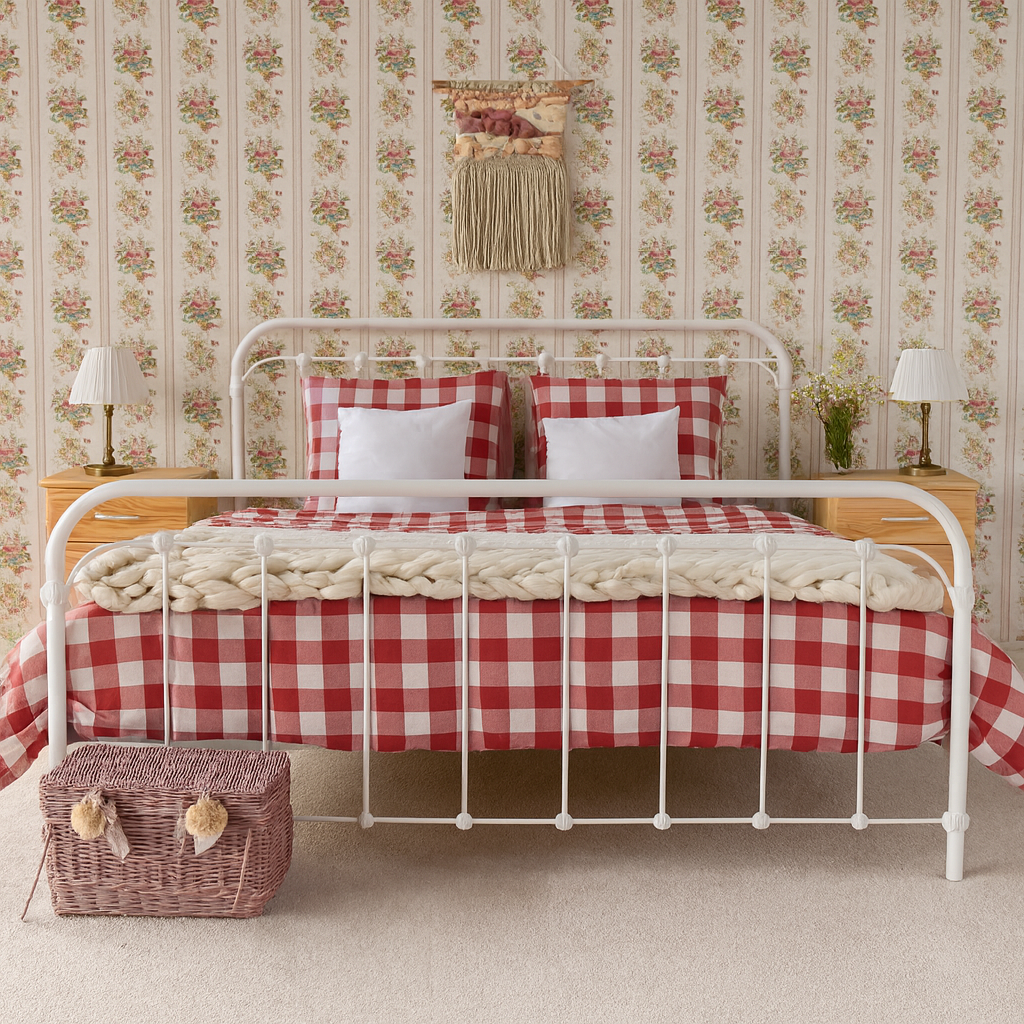 Łóżko Babunia białe od FRANCKE-ART